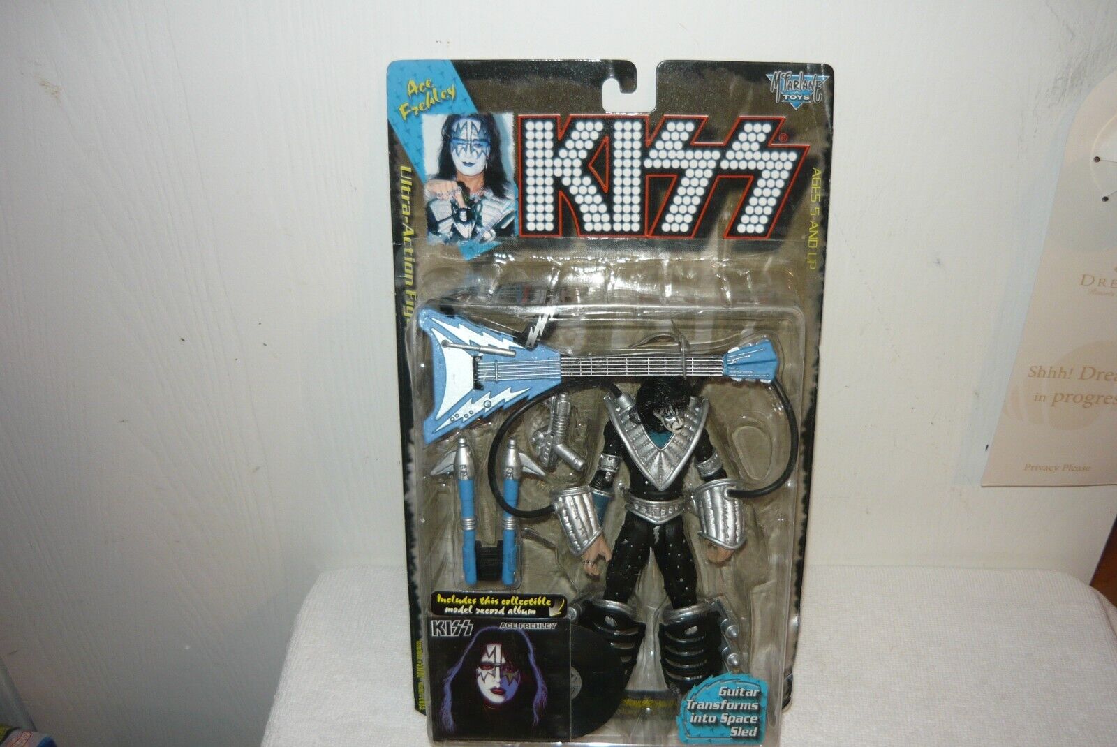 McFarlane Toys 1997 Ace Frehley Kiss Ultra Rock 7 McFarlane Toys 1997 Ace Frehley Kiss Ultra Rock 7