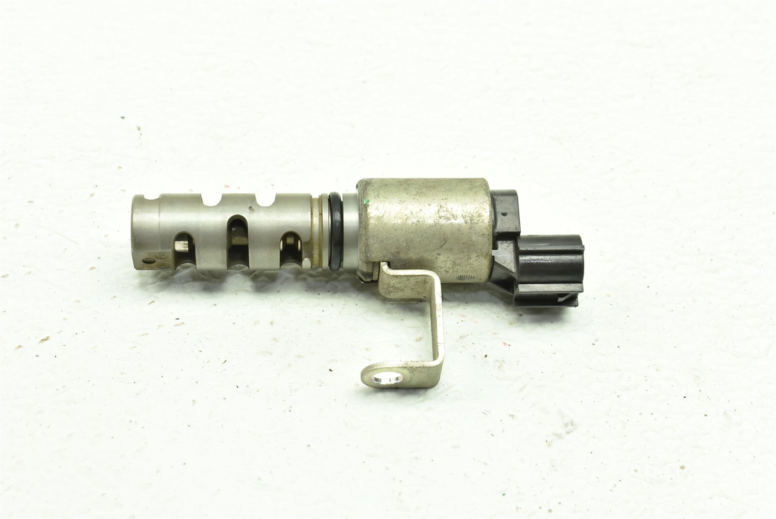 ウポ 2008-2014 Subaru WRX STI AVCS Solenoid VVT Oil Valve 08-14