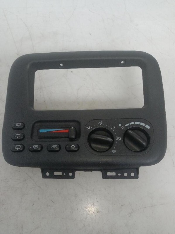 ユウ 04677935AB heater control for CHRYSLER VOYAGER (RG) 2001