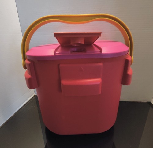 Tupperware 2000シリーズ 赤色 2個セット Vintage Red Tupperware Nesting Canister Set 1626 Tulip Quilt
