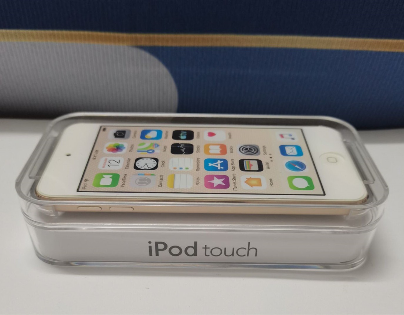 New, Apple iPod touch 7th (2019) Generation 256GB Gold