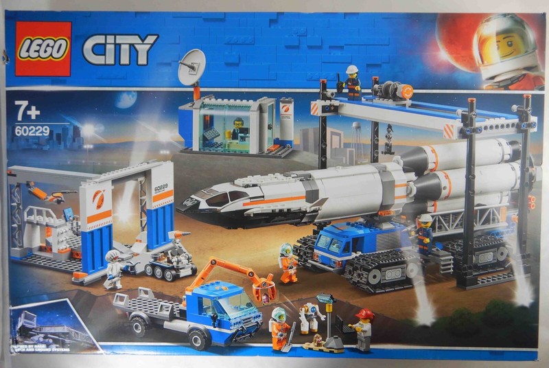 NEW LEGO City 60229 Space Rocket Assembly & Transport Set: NASA