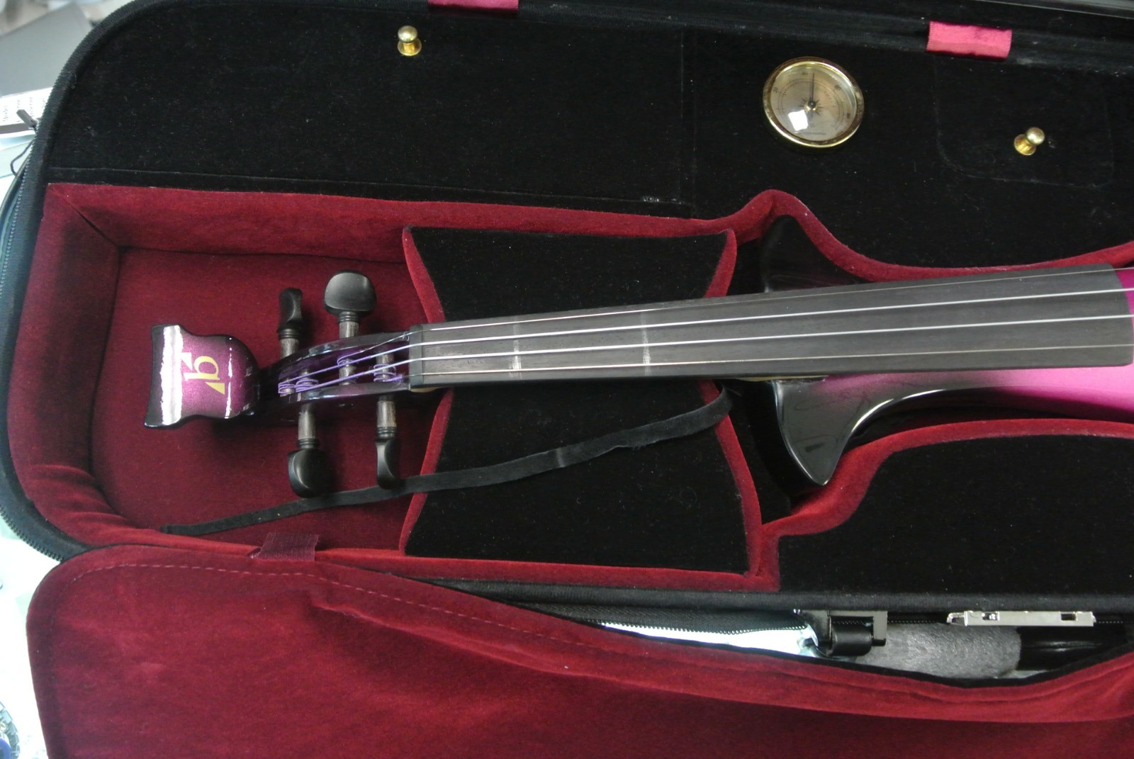 BRIDGE AQUILA 4 STRING ELECTRIC VIOLIN OUTFIT, BLACK/PURPLE