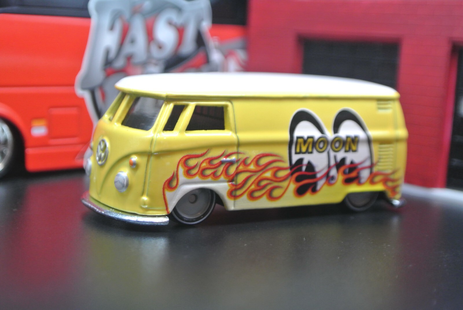 ニ*ー様 ホットウィール VOLKSWAGEN T1 PANEL BUS 4台セ Hot Wheels Volkswagen T1 Panel Bus 1:64 - Yellow - Loose