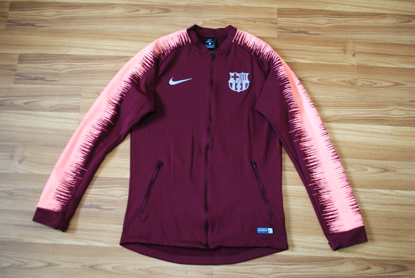 SIZE SMALL NIKE OFFICIAL 2018-2019 FC BARCELONA ANTHEM