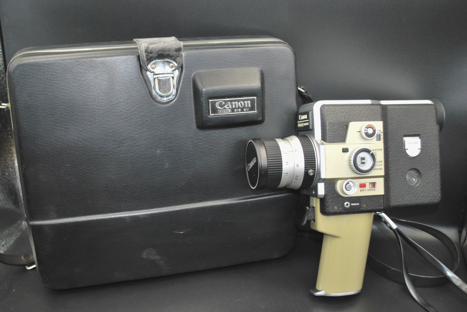 CANON　Single-8 518 Canon Single-8 518 SV Auto Zoom 8mm Film Movie Camera in Box