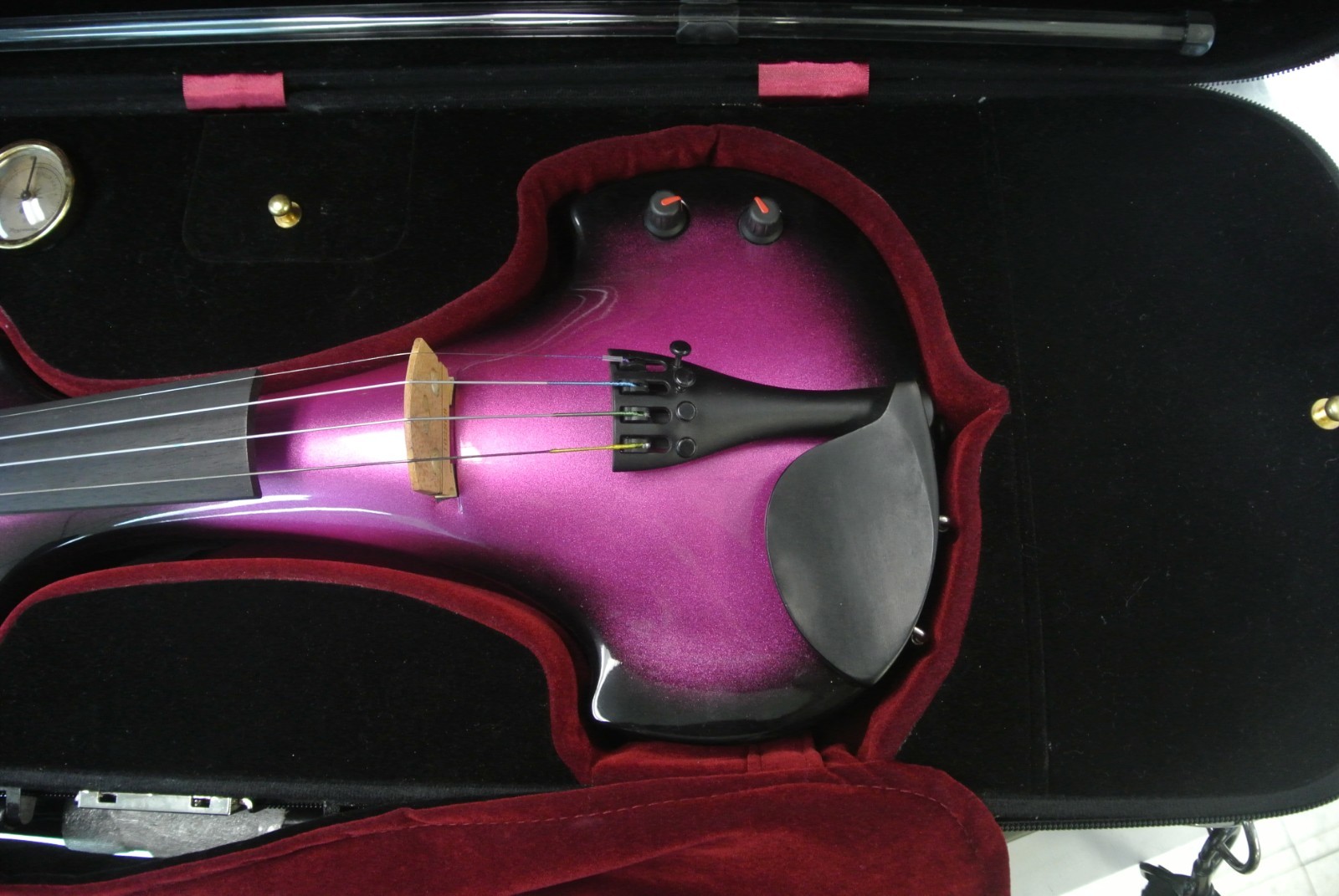 BRIDGE AQUILA 4 STRING ELECTRIC VIOLIN OUTFIT, BLACK/PURPLE
