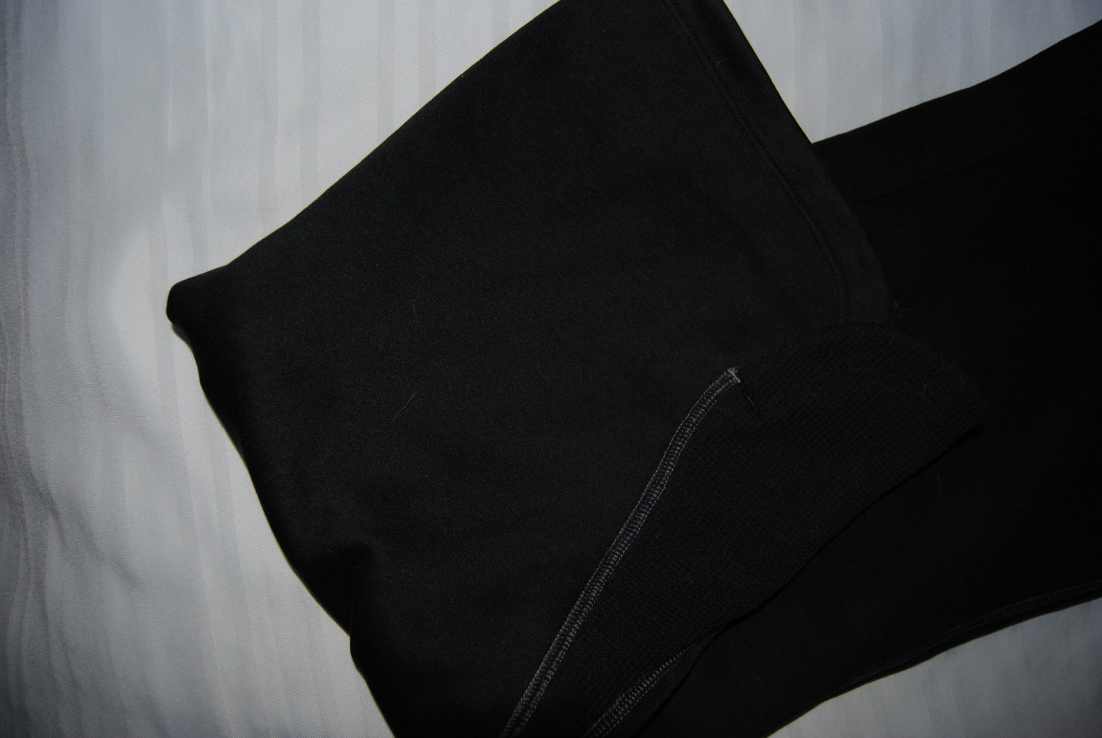 Under Armour cold gear black sweatpants loose size large fit like medium