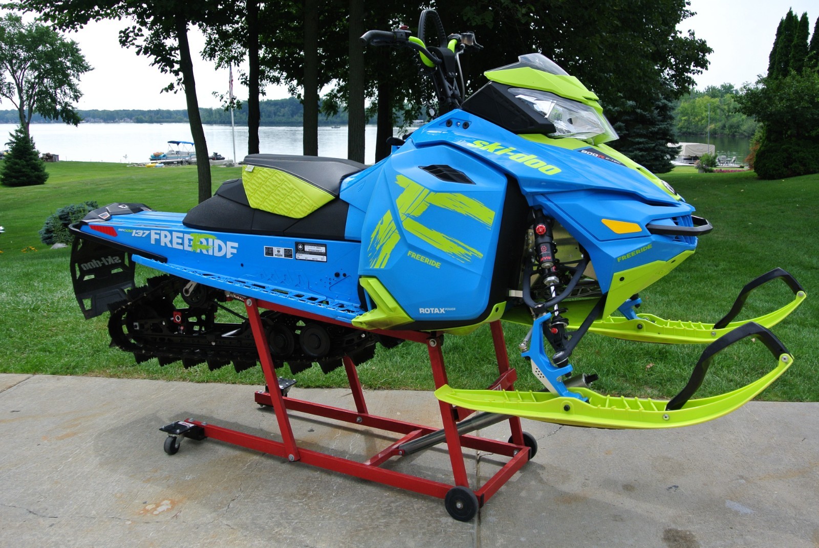 Ski-Doo Freeride 137 Electric Start ROTAX 800R E-TEC Snowmobile Only 800 Miles