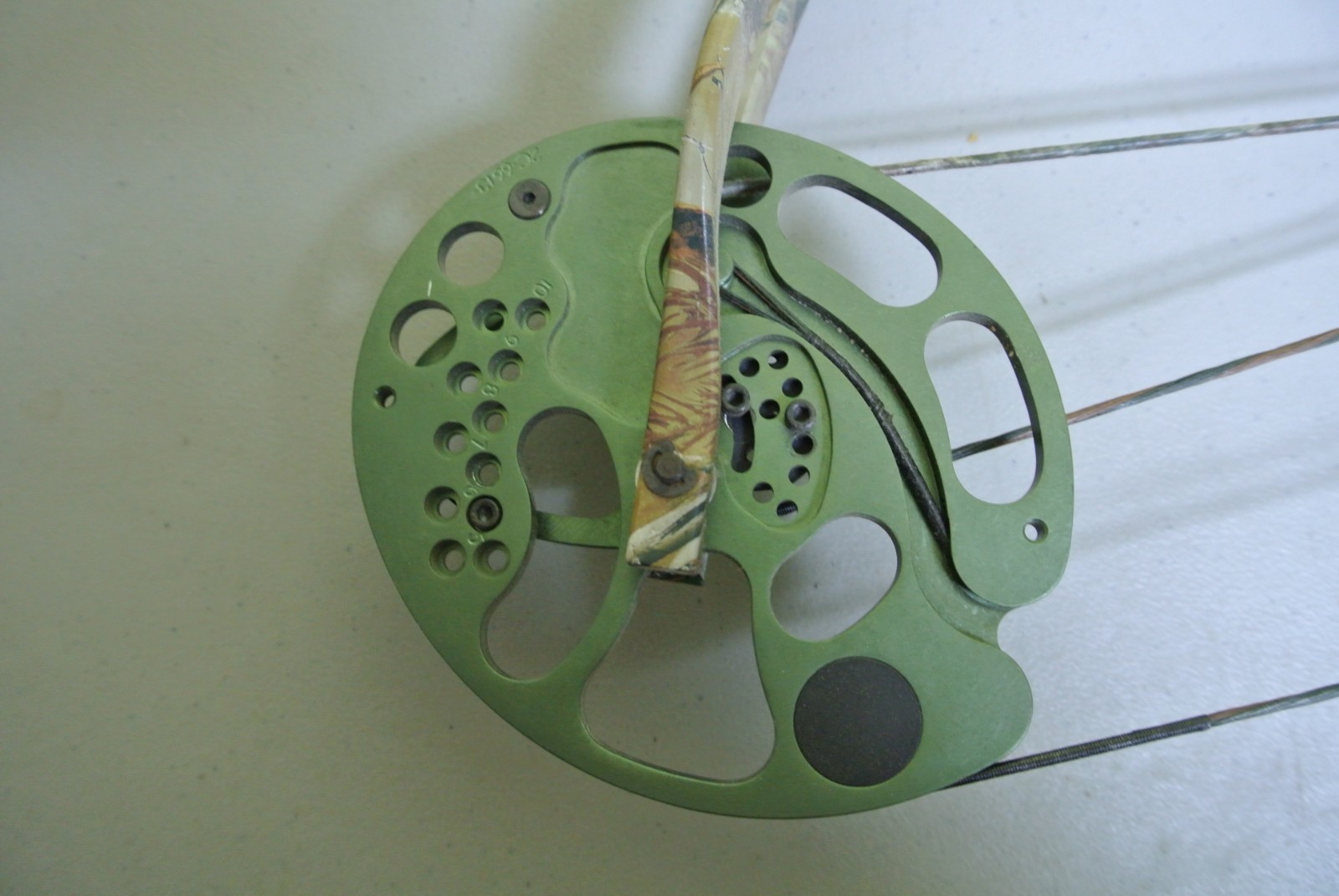 Bear Encounter Compound Bow RH 29