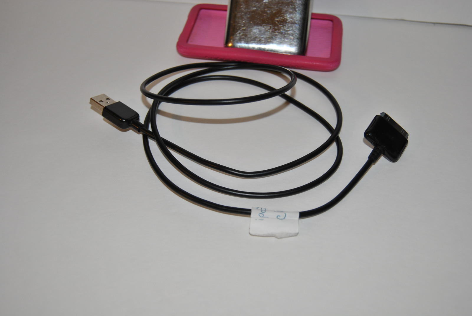 Apple iPod Touch 4th Generation (8GB) MODEL # MC540LL/A. Includes  pink sleeve