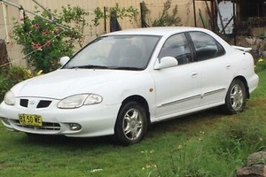 Hyundai lantra 2000