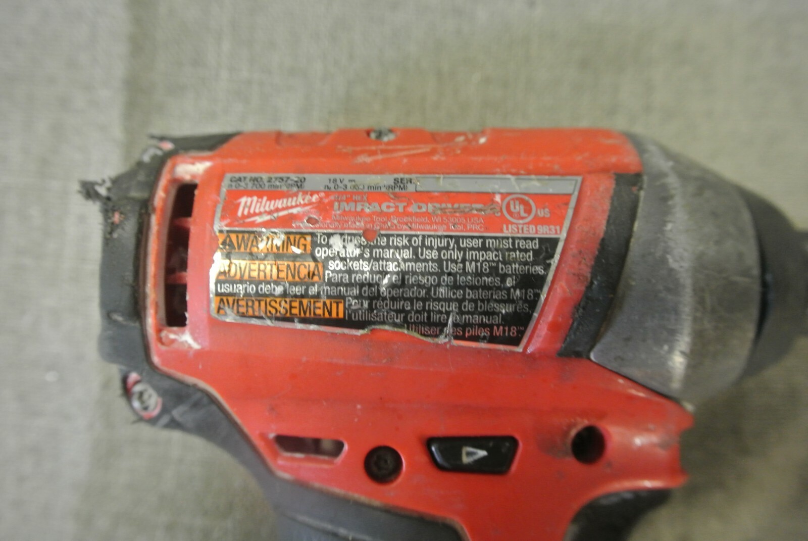 MILWAUKEE 2757-20 M18 18V 1/4'' HEX IMPACT DRIVER W/BATTERY (9353-13 FJ)