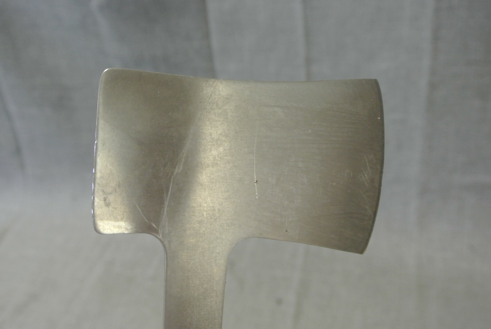 BUCK 1967-1972 106 HATCHET AXE W/SHEATH (196586-4 GN)