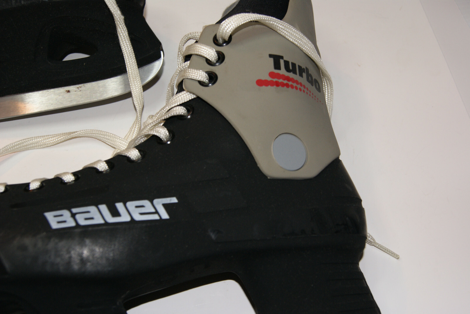 Mens US SIze 7-8 Bauer TURBO SR Hockey Ice Hockey Skates Black Gray Adult NEW