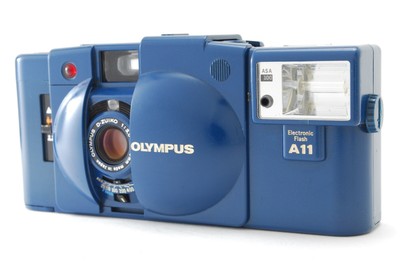 【NEAR MINT】 Olympus XA2 Blue 35mm Point & Shoot Film Camera A11 Flash From JAPAN