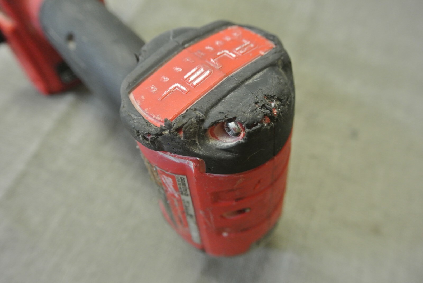 MILWAUKEE 2757-20 M18 18V 1/4'' HEX IMPACT DRIVER W/BATTERY (9353-13 FJ)