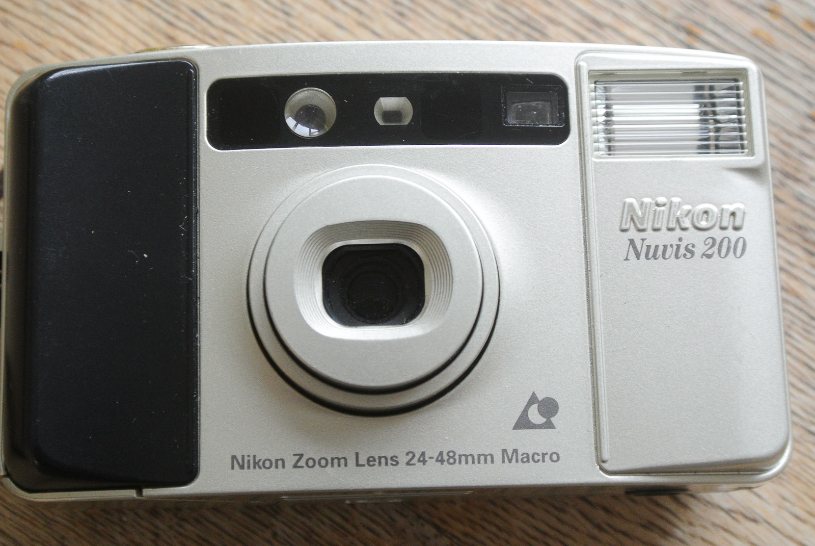 ニコン ＮＵＶＩＳ２００ Nikon Nuvis 200 APS 24-48mm Lens Compact Camera. NICE | eBay
