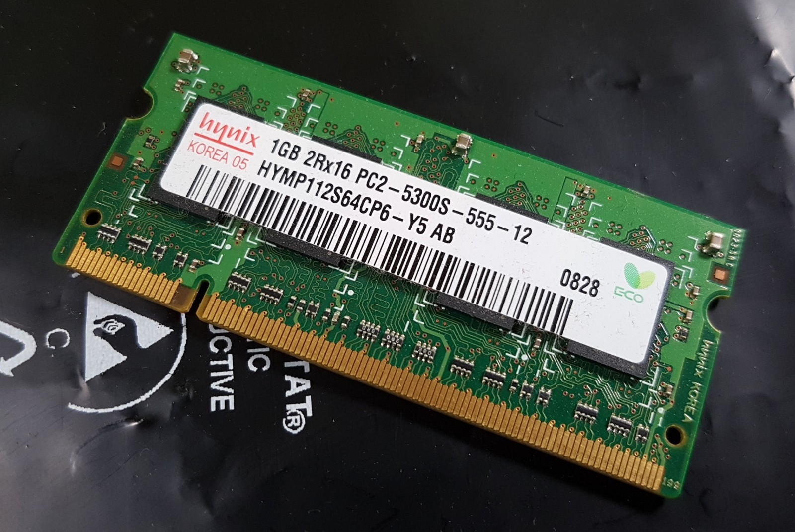 Notebook Ram 1GB Hynix HYMP112S64CP6-Y5 AB PC2-5300S-555-12 Notebook Ram 1GB Hynix HYMP112S64CP6-Y5 AB PC2-5300S-555-12
