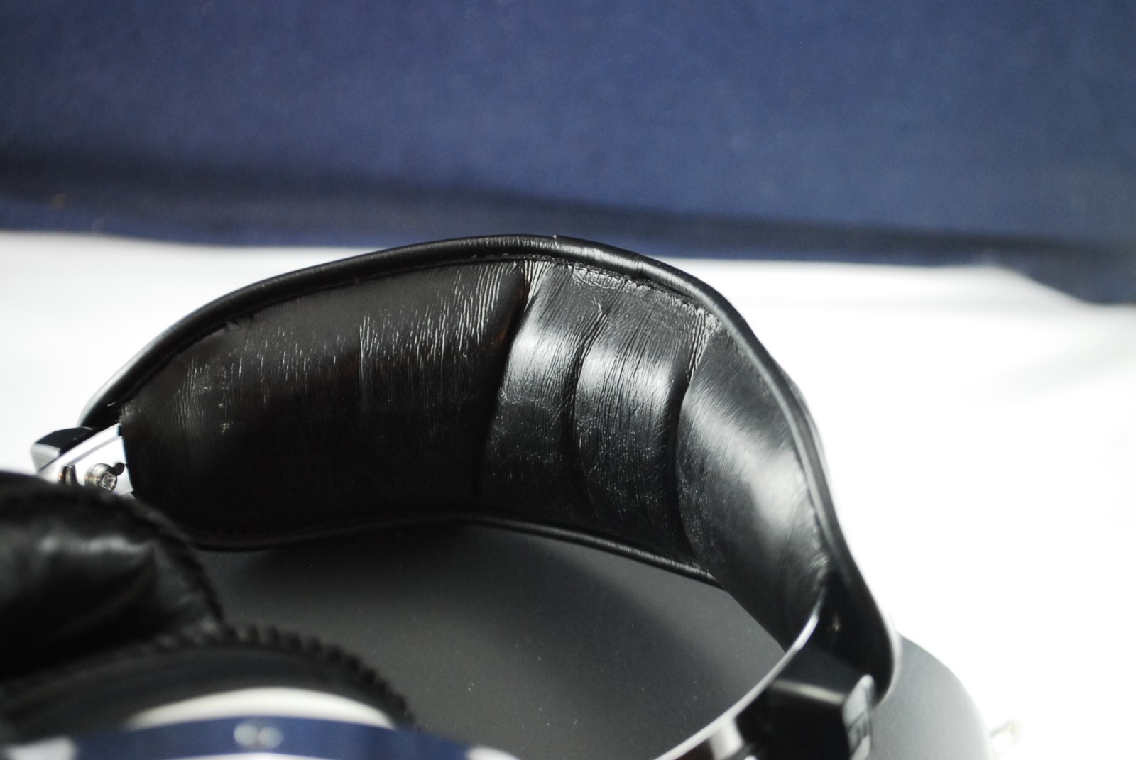 PIONEER SE-50 TWO-WAY STEREO HEADPHONES with STORAGE CASE & Manual