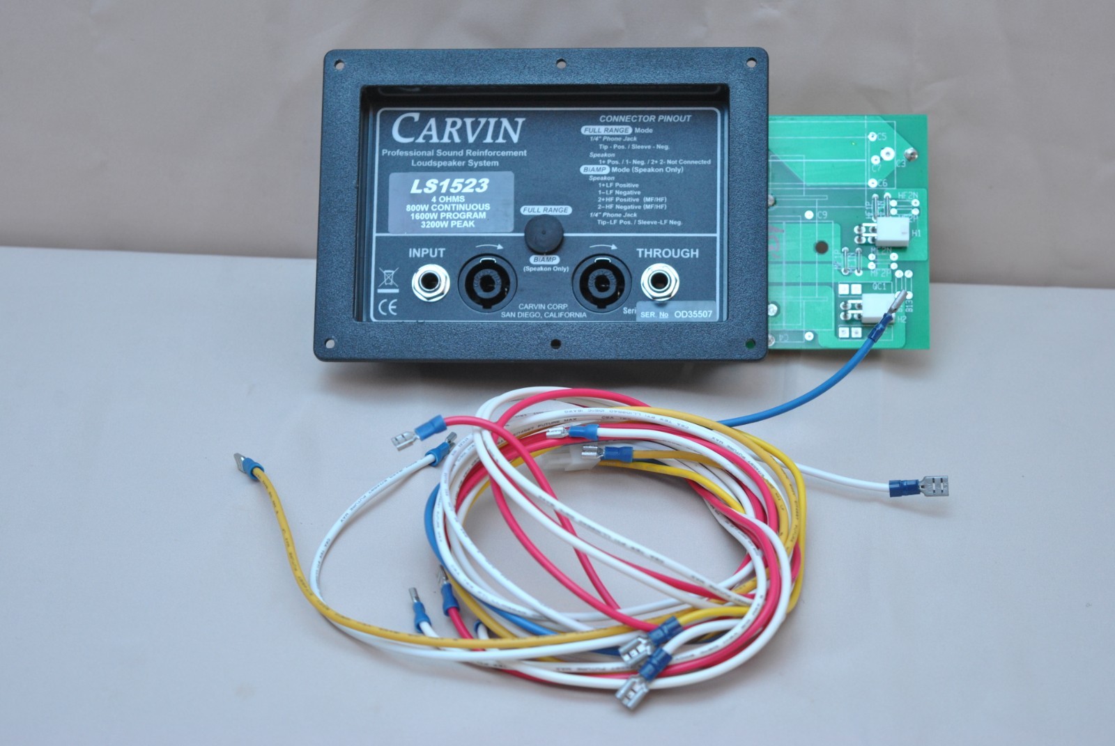 Carvin 800 Watt LS1523 3 Way Crossover with Color Coded Speaker Cables