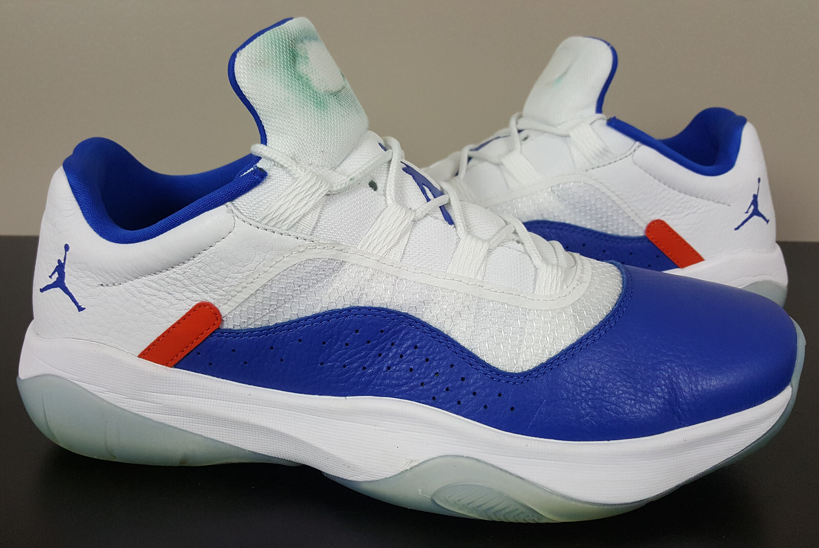 JORDAN XI 11 CMFT LOW "FLORIDA GATORS PE" WHITE BLUE RARE DM8764-148 (SIZE 12)