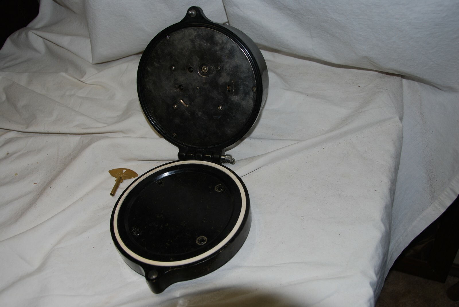 WWII Era Seth Thomas Mark I Deck Clock, Includes key, Excellent condition!