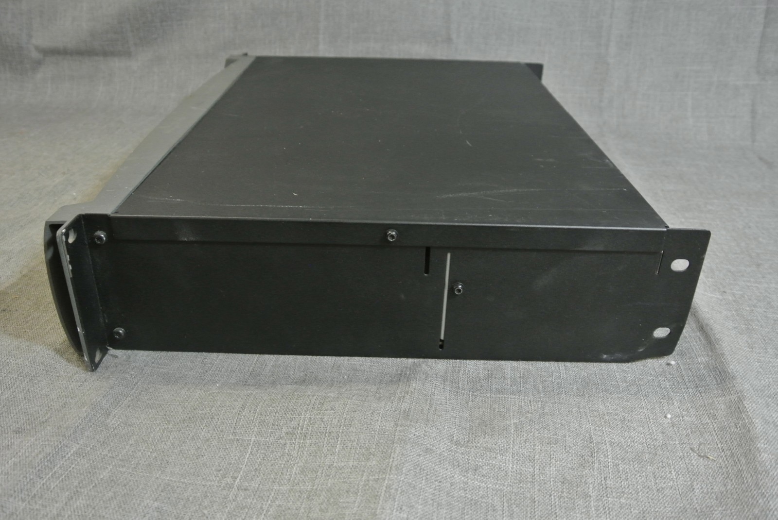 CROWN 4002 XTi SERIES STEREO AMPLIFIER (243565-1 MTN)