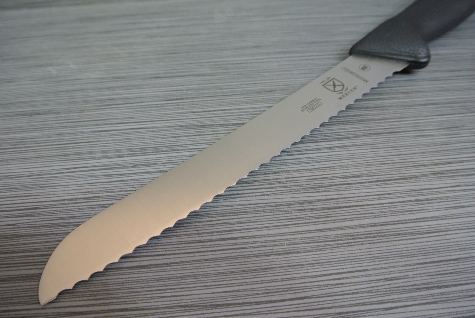 Mercer Millennia 8" Commercial Serrated Bread Knife M22509KEC Logo Deli Knife