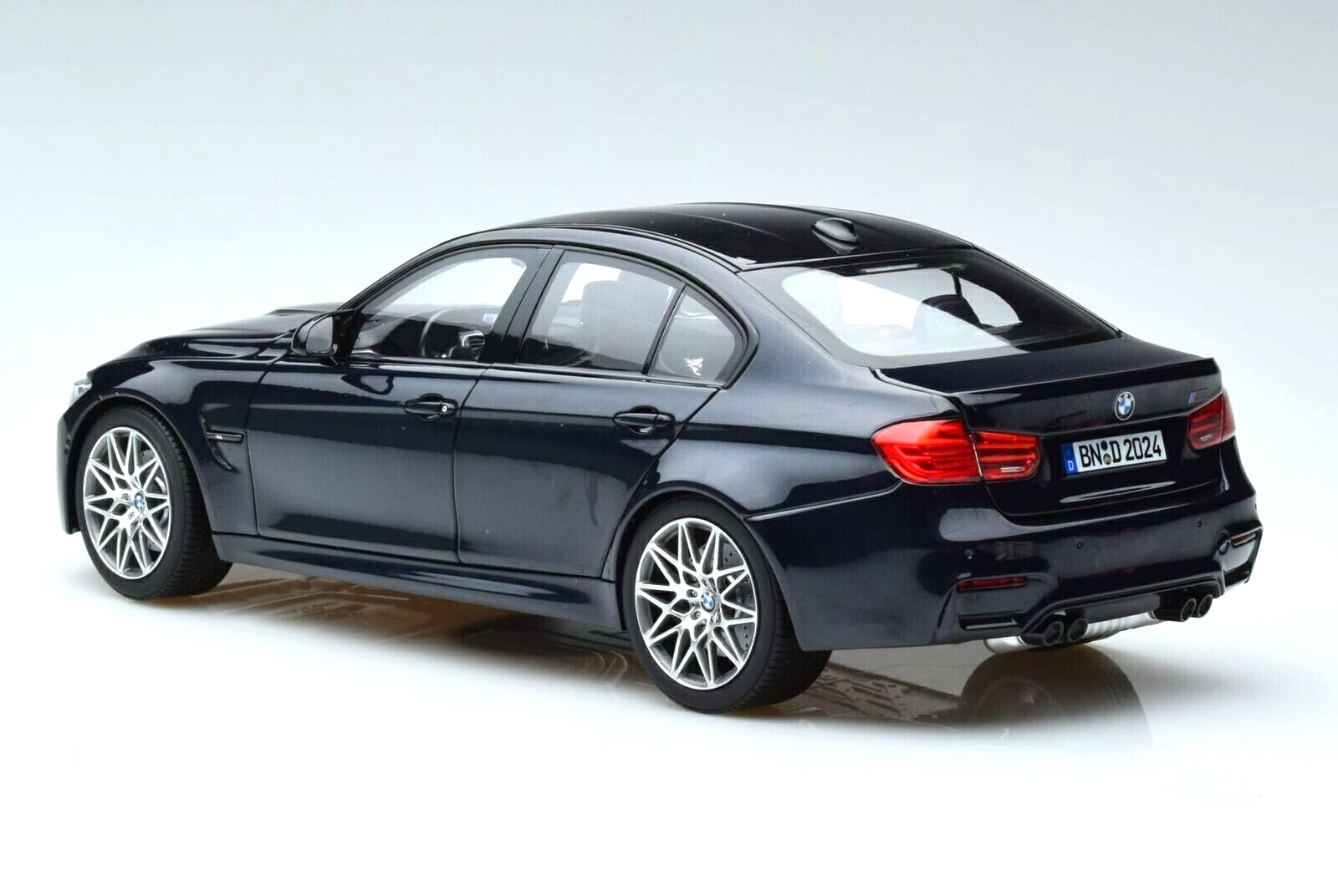 1/18 BMW M3 Competition 2017 Dark Blue Metallic Diecast 1/18 BMW M3 Competition 2017 Dark Blue Metallic Diecast