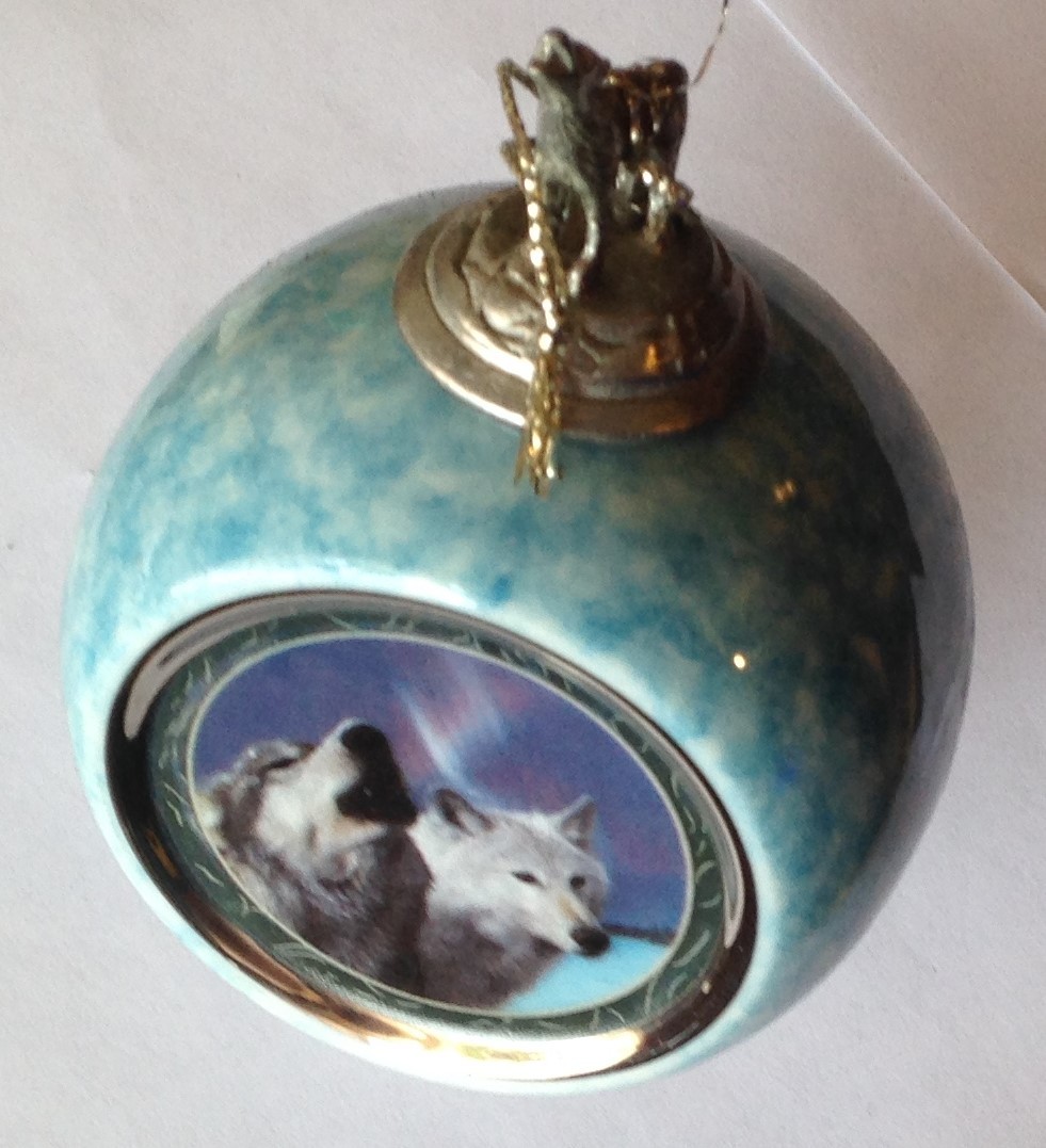 BRADFORD EXCHANGE WOLF ORNAMENT DECORATION 