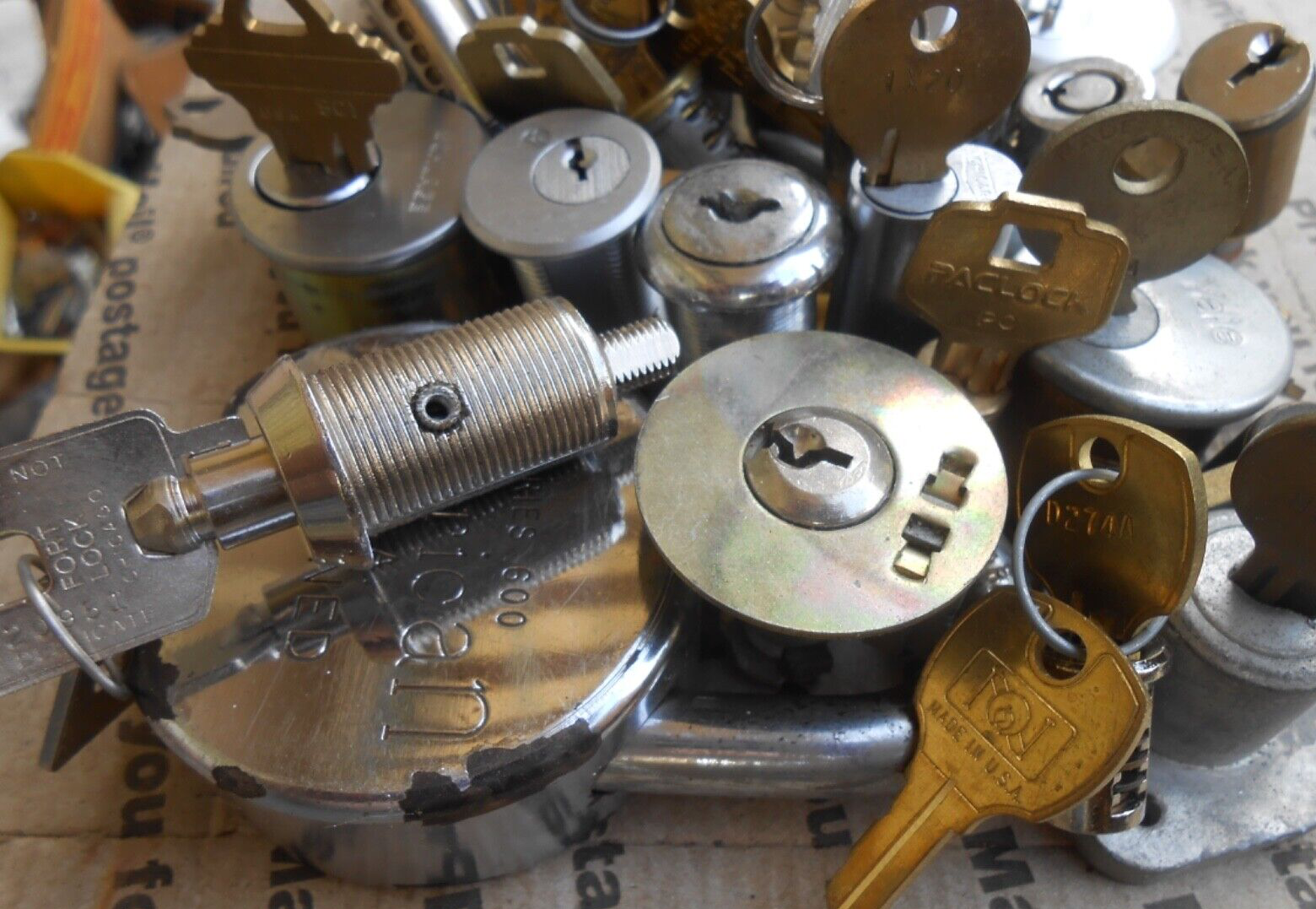 8.7 Lbs mix lot of Locks, cylinders, cam locks, parts, etc...Locksport