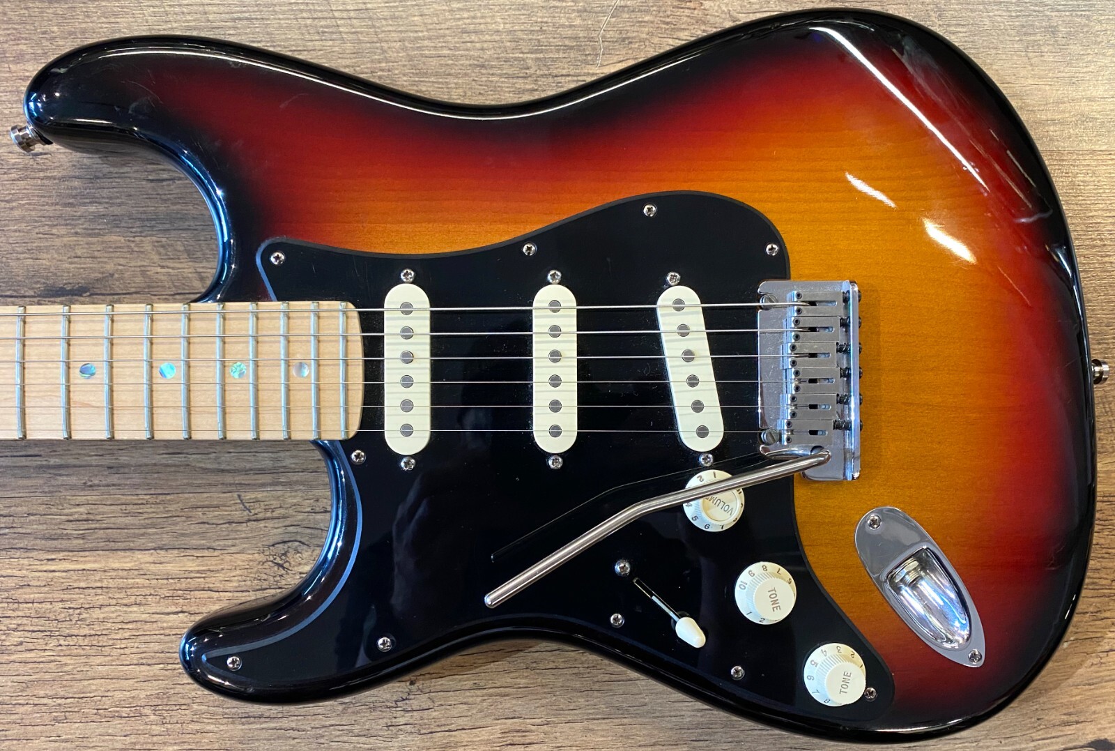 【Fender USA】 American Deluxe Strato DSC01062-Photoroom__49107.