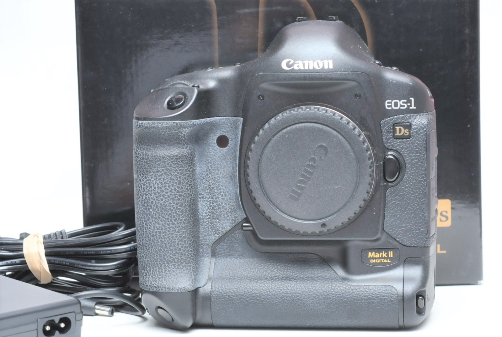Canon EOS-1DS Mark II 16.7 Megapixel Full Frame DSLR Camera