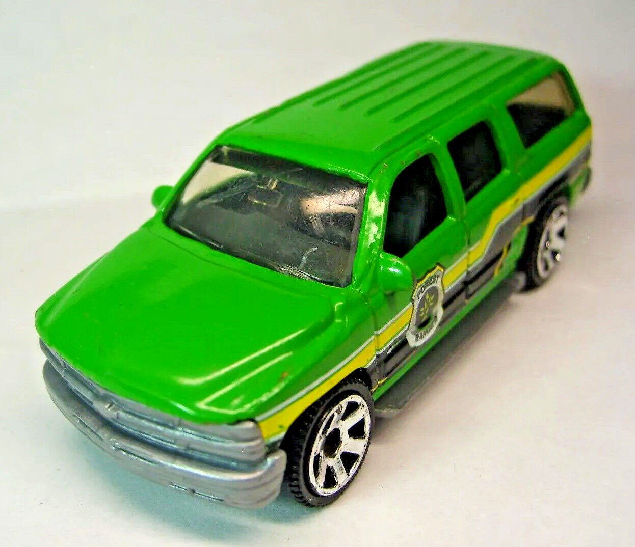 Matchbox Green 2000 Chevrolet Suburban from 2013 Outdoor 5