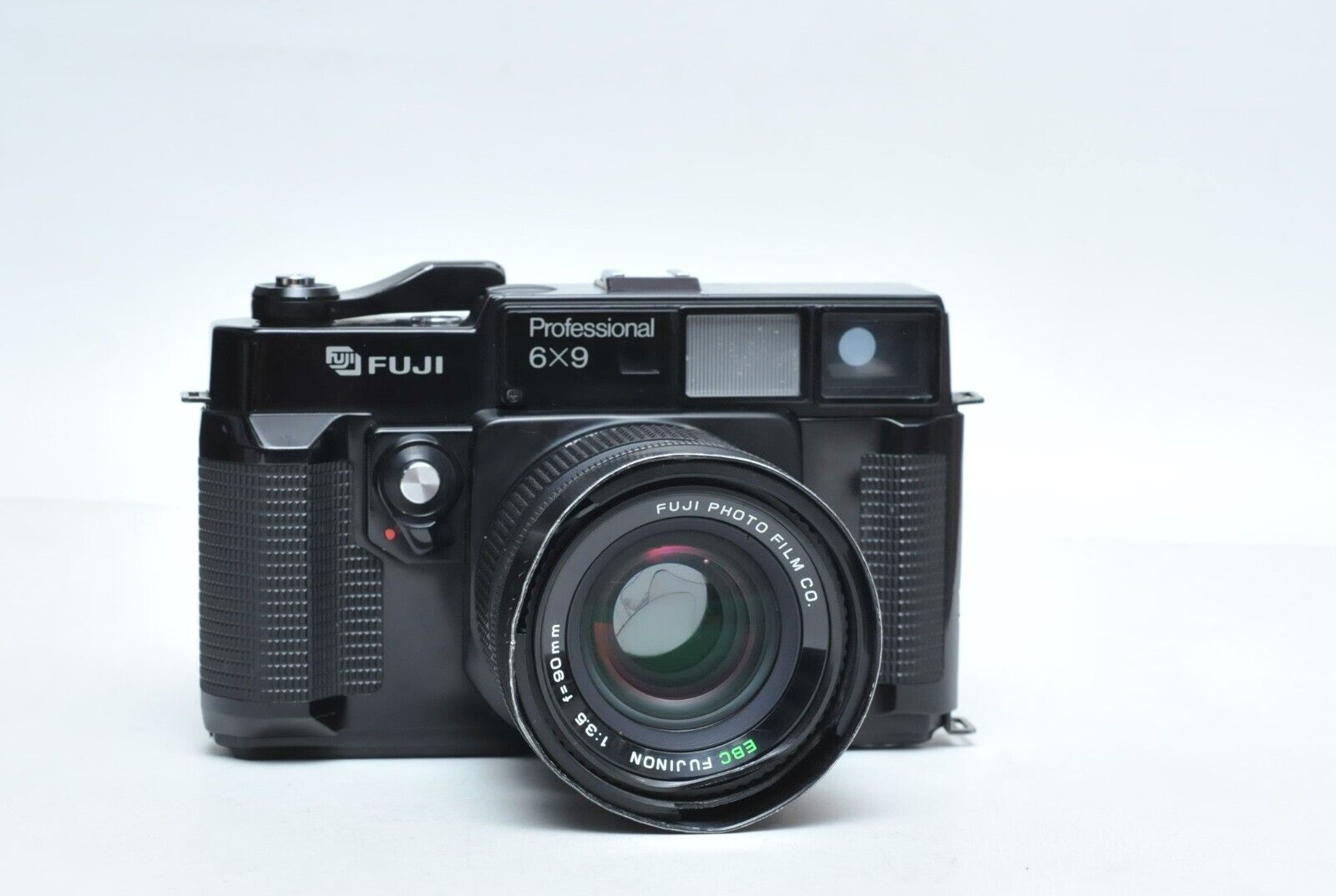 Fuji GW690 II Professional Medium Format Camera 90mm f/3.5 Fuji GW690 II Professional Medium Format Camera 90mm f/3.5