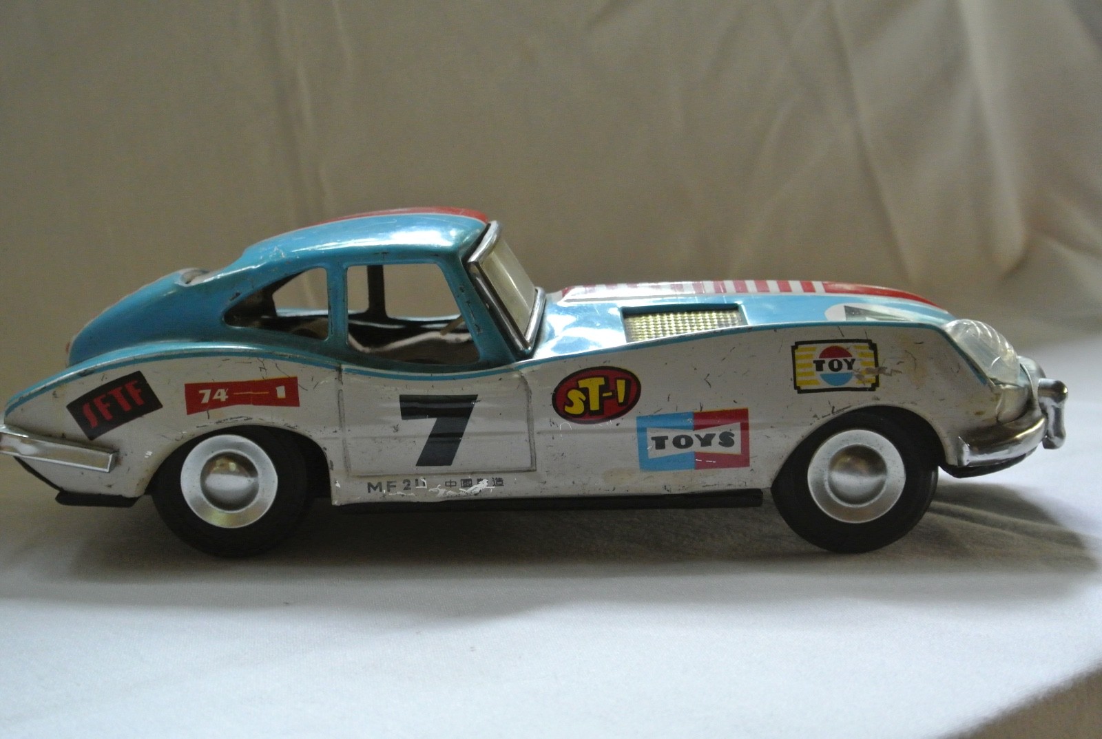 JAGUAR E-TYPE COUPE (TIN)