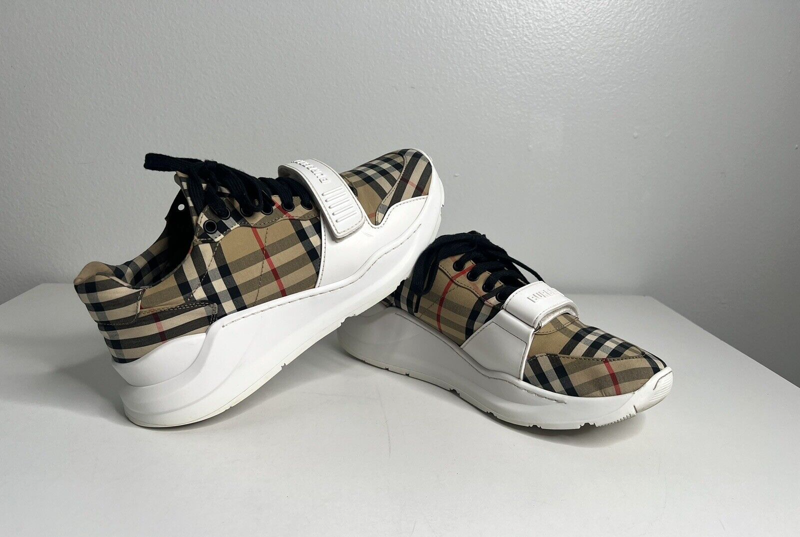 Burberry top regis sneakers