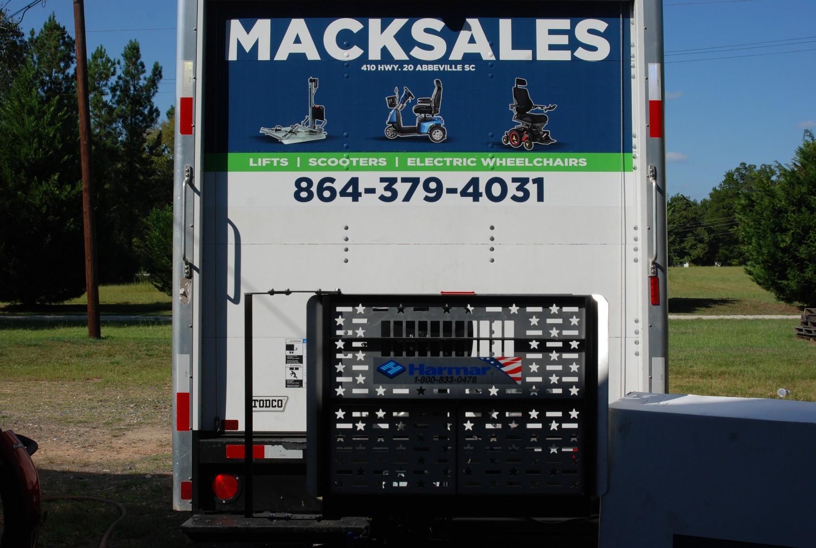 Harmar AL 100 Electric Wheelchair Scooter Lift with Swingaway