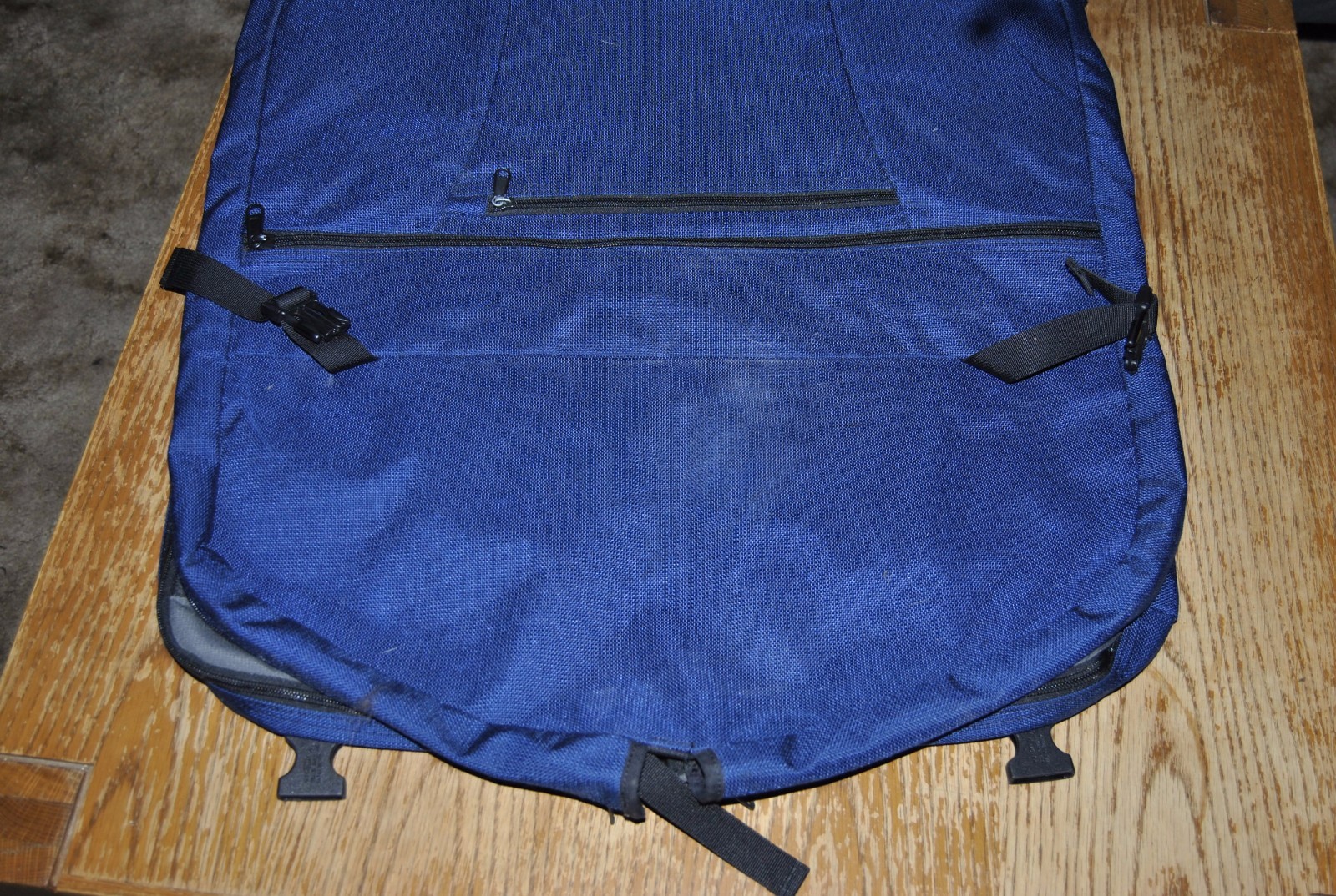 Eagle Creek Commuter Sutter Tri-Fold Garment Bag blue