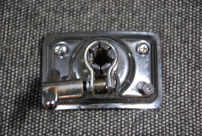 VINTAGE 70'S PEARL TOM MOUNT
