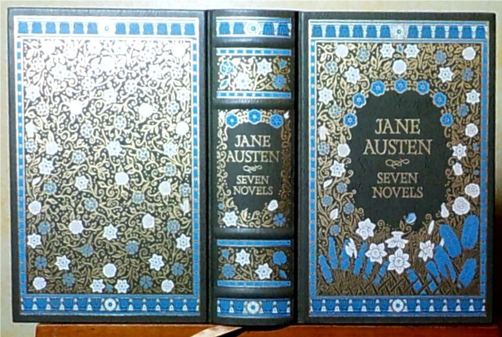 Shades from Jane Austen 限定版 341/1000 Shades from Jane Austen 限定版 341/1000 Shades from Jane
