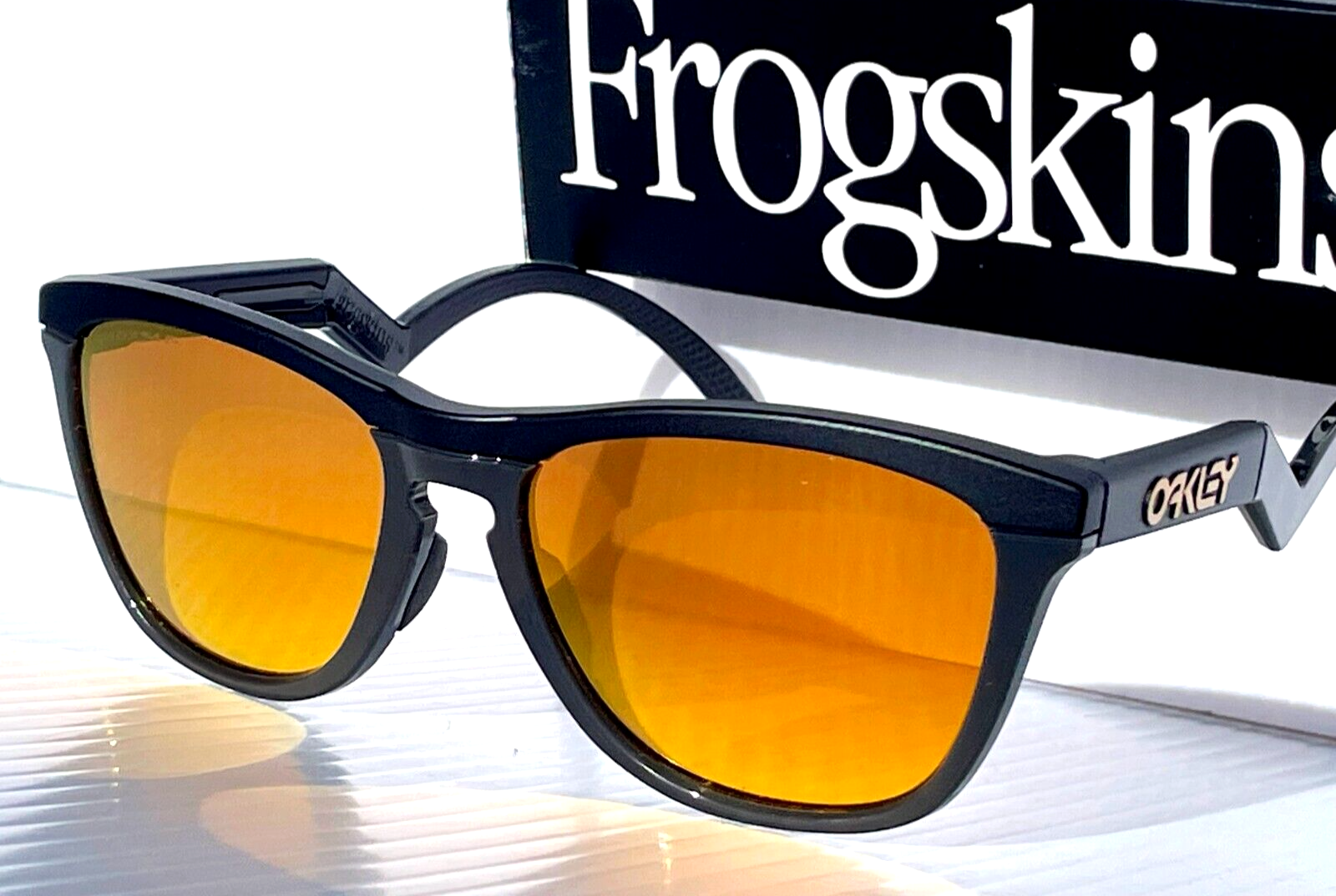 Oakley FROGSKINS HYBRID Matte Black POLARIZED PRIZM 24K Gold Oakley FROGSKINS HYBRID Matte Black POLARIZED PRIZM 24K Gold