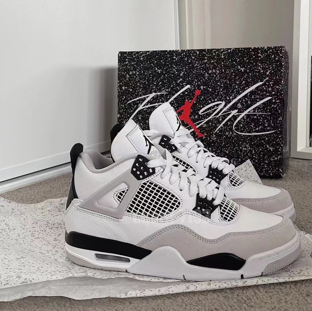 シューズ(男性用) Nike Air Jordan 4 \"Military Black\" Jordan Air Jordan 4 Retro 