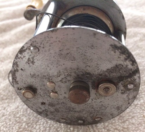 Vintage South Bend No. 300-A/Anti-Back-Lash Level Wind Bait Casting Fishing Reel