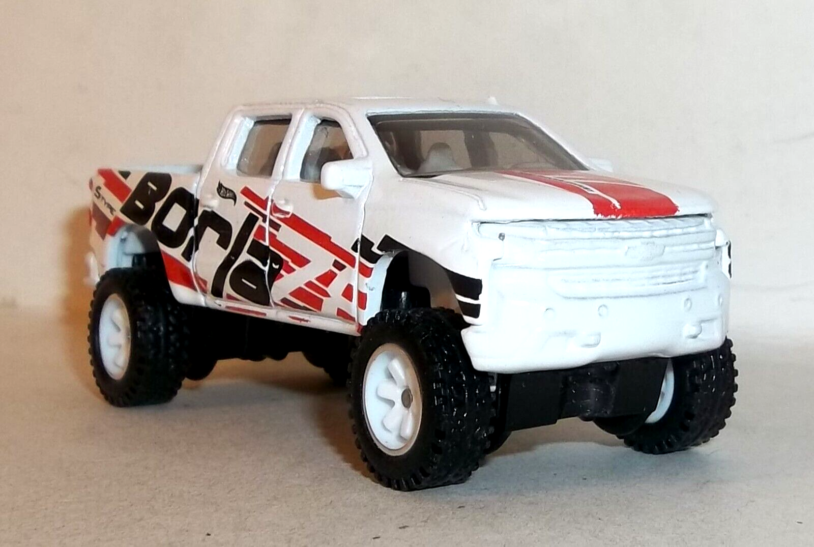 LOOSE 2022 HOT WHEELS 2019 CHEVY SILVERADO TRAIL BOSS LT