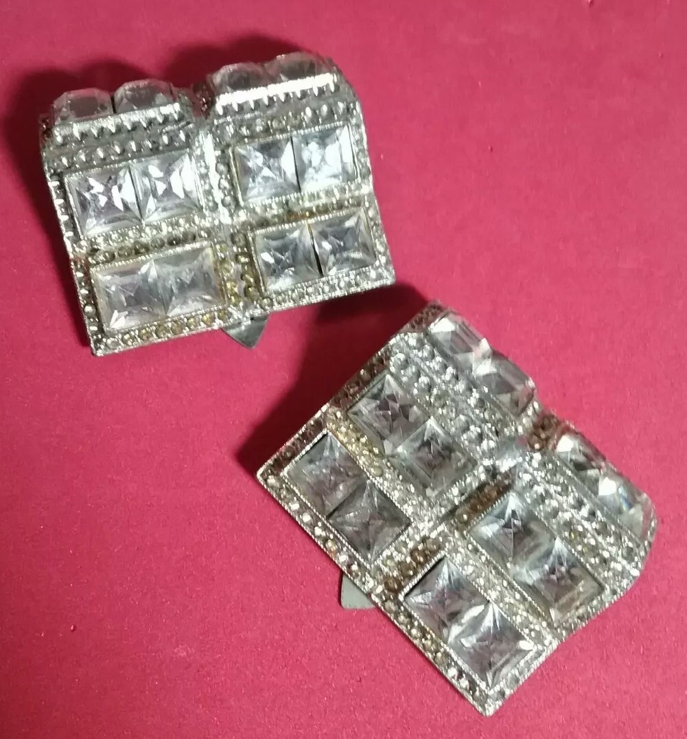 UNUSUAL ANTIQUE PASTE SILVER TONE RHINESTONE ART DECO DRESS CLIPS PAIRED SET