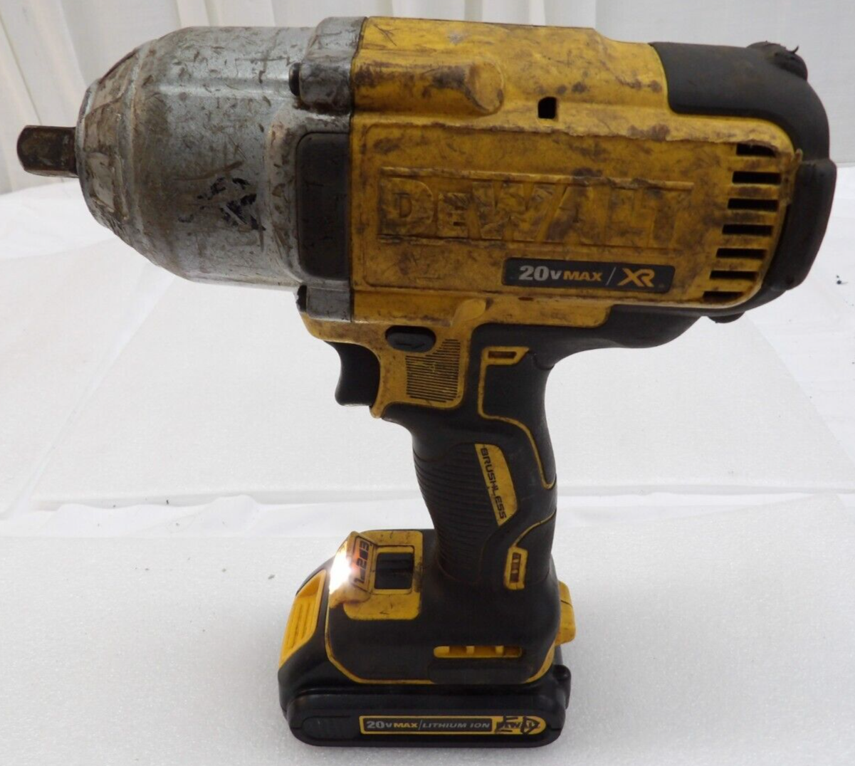 DeWALT DCF899 20V Brushless 1/2