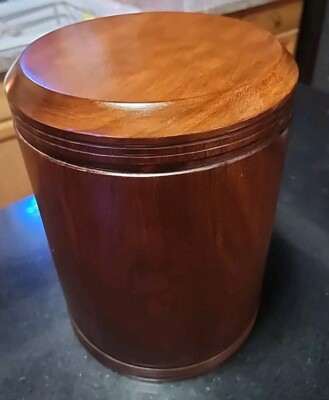 Solid Maple Wood Keepsake Cremation Memorial Urn Secue W/Screws on Bottom 9''x7''