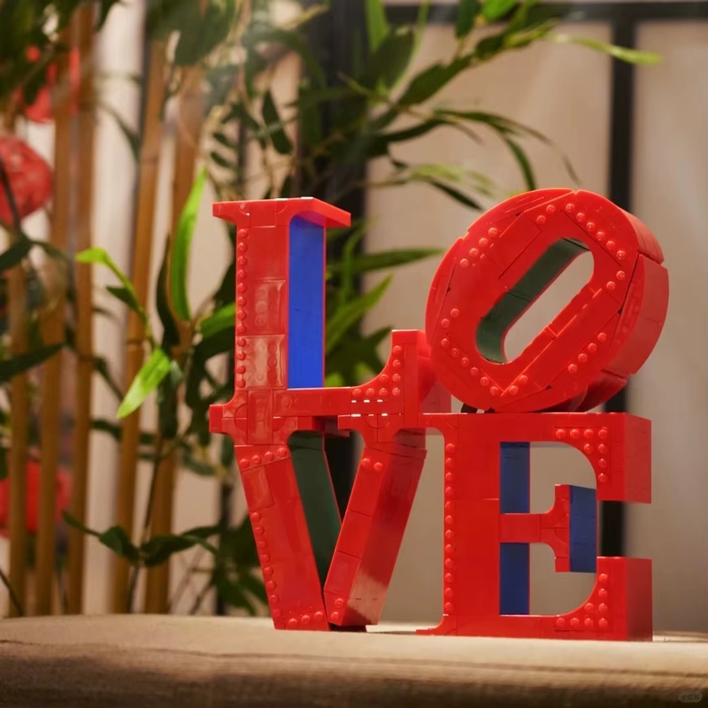 MOC 791pcs Creative Compatible Crafts LOVE Sculpture Art Model Building Blocks